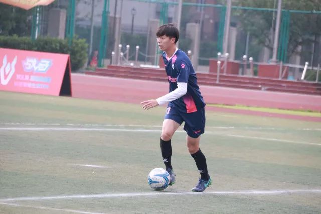 哈兰德：瓜帅对我要求非常多 但这正是我想要的