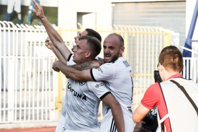 灰熊逆转步行者6连胜 尼克斯大胜送鹈鹕8连败